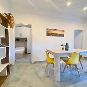 Apartment Casa Rosa, Peaceful Surrounded By Greenery With Free Parking, Wifi & Air Conditioning, Rapallo
